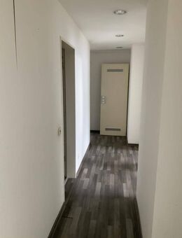 Perfekt für WG oder Familie: 8 Zimmer, 2 Küchen, 2 Balkone - Düsseldorf