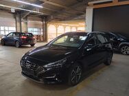 Hyundai i30, 1.0 TGDI 7 RKam Lenk FCA, Jahr 2023 - Rüsselsheim