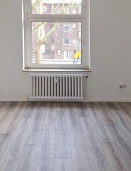 Renovierte helle 3-Zimmer-Wohnung im 1. OG zu vermieten! - Duisburg