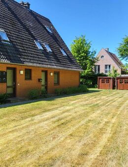Charmante 1-Zimmer-Dachgeschosswohnung im Herzen von St. Peter-Ording – Ortsteil Dorf - Sankt Peter-Ording