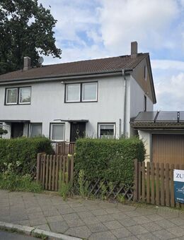 Familienfreundliche Doppelhaushälfte mit Vollkeller und Garage - Berlin