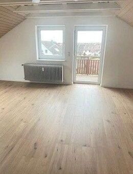 Modernes Wohnen über den Dächern. Stilvoll renovierte Dachgeschosswohnung - Bad Dürrheim