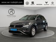 VW T-Roc, 1.0 TSI Life, Jahr 2023 - Oelsnitz (Erzgebirge)