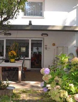 Wuppertal - charmantes Reihenhaus mit schönem Garten und Sauna sucht neuen Wirkungskreis. - Wuppertal