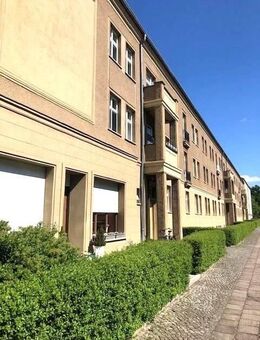 -FREIE EIGENTUMSWOHNUNG- MIT BLICK INS GRÜNE- - Berlin