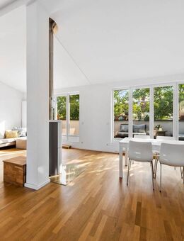 Moderne 4-Zimmer-Dachgeschosswohnung mit Kamin & Terrasse in Berlin-Adlershof - Berlin