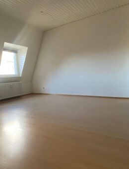 2 ZiWhg. am Günthersburgpark in teilsaniertem Stilaltbau mit Einbauküche - Frankfurt (Main)