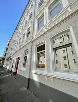Schöne 5-Zimmer-Altbau-Wohnung in Altona-Altstadt mit 16qm großem Balkon - Hamburg