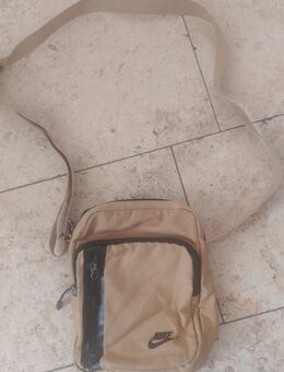 ! gebrauchte Nike Männer-Umhängetasche in hellbraun ! - Theilenhofen