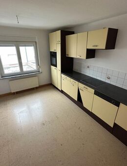 Helle 2-Raum-Wohnung mit Einbauküche und Stellplatz! - Mülsen