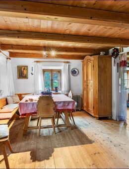 Landhaus / Sacherl in traumhafter Alleinlage mit Nebengebäuden, Bachlauf, Teichen, Wald und über 2 ha Wiese im schönen Rottal - Triftern
