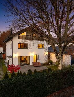 Großzügiges, sonniges Einfamilienhaus mit idealem Grundriss und hübschem Garten - Straßlach-Dingharting