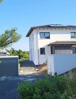 Stadtnahes Einfamilienhaus mit Garage - Erstbezug - Ebersdorf (Coburg)