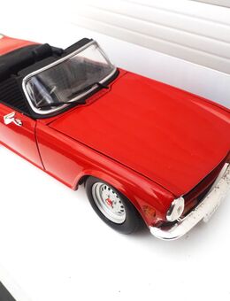 3 Modellautos 1:18--Triumph--T3--T5--Stag--TR 4 - Meckenheim