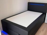 Schwarzes Boxspringbett mit LED und Topper - Moritzburg