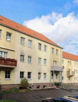 *Bezugsfrei!* Renovierte 3-Zimmer Wohnung mit Stellplatz - Döbeln