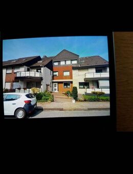 Attraktive, vermietete 2-Zimmer-DG-Wohnung mit großem Balkon in ruhiger & zentraler Lage von Dissen! - Dissen (Teutoburger Wald)