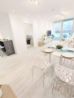 EXKLUSIVER WOHNTRAUM - Erstbezug nach Komplettsanierung - 2-ZKB mit Süd-Balkon, Stellplatz - Neuhofen