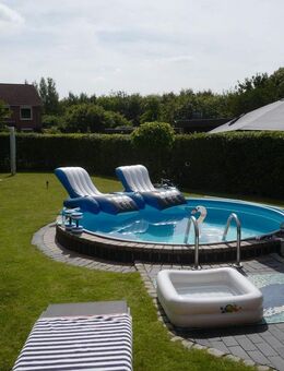 Charmantes Reihenendhaus mit Pool und Gartenidylle - Kaltenkirchen