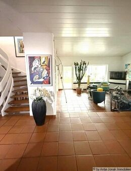 Freistehendes Einfamilienhaus mit Stil in ruhiger Ortsrandlage von Nürtingen - Nürtingen