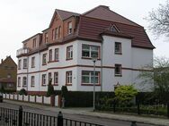 wohnen in ruhiger Lage mit viel Grün, am Stadtrand von Stendal mit Balkon und EBK - Stendal (Hansestadt)