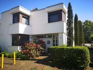 Gepflegtes Reihenendhaus, 4 Schlafzimmer, toller Außenbereich, Naturpool, Stellplatz - Speyer