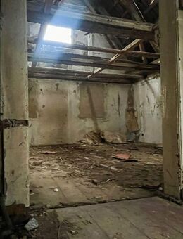 Grundstück mit Sanierungsbedürftigem Haus - Windischleuba