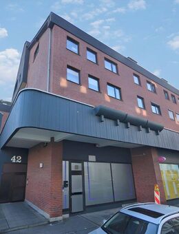 PROVISIONSFREI - FREIE RENOVIERTE 2,5-ZIMMER-WOHNUNG MIT BALKON ZENTRAL IN KREFELD - Krefeld