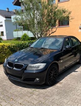 BMW 318i / Leder / 18 Zoll ALU - Böblingen