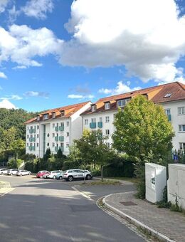 Attraktive Kapitalanlage in Schmölln: Vermietete 3-Zimmer-Wohnung mit Tiefgaragenstellplatz - Schmölln