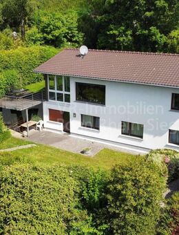 Ein Haus zum Wohlfühlen. Charmant, großzügig, hell - dieses Einfamilienhaus überzeugt - Neunkirchen-Seelscheid