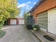 1-2 Familienhaus mit und Doppelgarage auf einem sehr schön gelegenem Grundstück - Riede