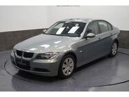 BMW 318 i Lim. 2HAND*SCHIEBEDACH*KLIMAAUTO*SHZ - Salach