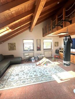 attraktive 2 1/2-Zimmer-Dachgeschosswohnung nahe zur Obinger Dorfmitte - Obing