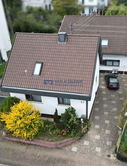 2 Einfamilienhäuser auf einem großen Grundstück mit Garagen und Garten! - Walldorf (Baden-Württemberg)