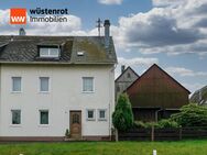 Hier bekommen Sie mehr für Ihr Geld! Doppelhaushälfte mit viel Potential. Inkl. Schuppen und Grundstück. - Helmbrechts