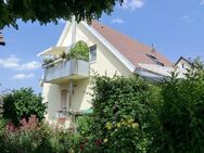 Zweifamilienhaus, freistehend, schöner, großzügiger Garten, zwei Terrassen, sehr ruhige Lage - Weil der Stadt