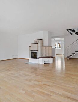 Moderne, lichtdurchflutete Maisonette-Wohnung mit großzügigem Grundriss - Riederich