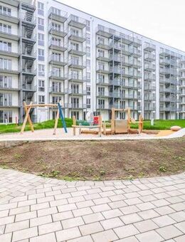 Lichtdurchflutete Eleganz: großzügige 3-Zimmer-Wohnung mit Loggia & moderner Einbauküche - Frankfurt (Main)