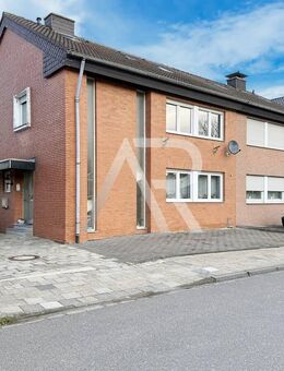 Attraktives Zweifamilienhaus mit Balkon, Terrasse & unverbaubarem Blick in Niedermerz! - Aldenhoven