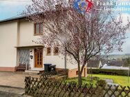 Freistehendes Einfamilienhaus mit großem Garten und 2 Garagen in Wallenborn - PROVISIONSFREI - Wallenborn
