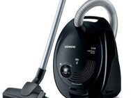 SIEMENS Bodenstaubsauger Z 3.0 VSZ3B212, Made in Germany, Hygiene-Filter, kompakt, 700 W, mit Beutel, hohe Saugkraft, spezielle Hartbodendüse, integriertes Zubehör, schwarz