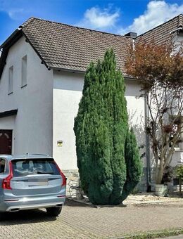 Charmante Doppelhaushälfte mit großzügigem Grundstück, moderner Ausstattung und Schwimmteich - Bochum