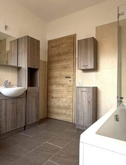 Schöne Wohnung mit Balkon und ggf. Küche im 1.OG * in Goddert - Goddert