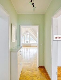 IMMOBERLIN.DE - Sonnendurchflutete Wohnung mit großer Sonnenterrasse & Pkw-Stellplatz nähe Ortskern - Berlin