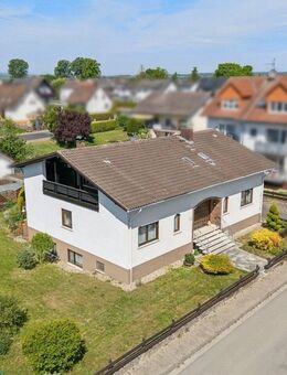 Großzügiges Wohnhaus mit über 300 m² in ruhiger, feldnaher Wohnlage von Reichelsheim-Weckesheim - Reichelsheim (Wetterau)