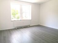 !! Erstbezug nach Sanierung, 2-Zimmer-Wohnung mit Balkon und PKW-Stellplatz !! - Chemnitz