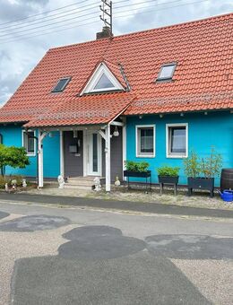 Platz für die ganze Familie - modernisiertes Einfamilienhaus mit Gartenparadies, Garage und Carport! - Wertheim