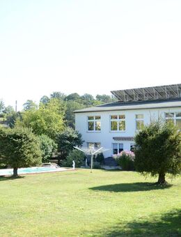 Platzwunder! *Pool *Kaminofen *SOLAR - Ideal für Arbeit und Wohnen - Sankt Egidien
