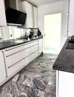 Schicke und großzügige 4 ZKB mit Loggia und Garage - Friedrichsthal (Saarland)